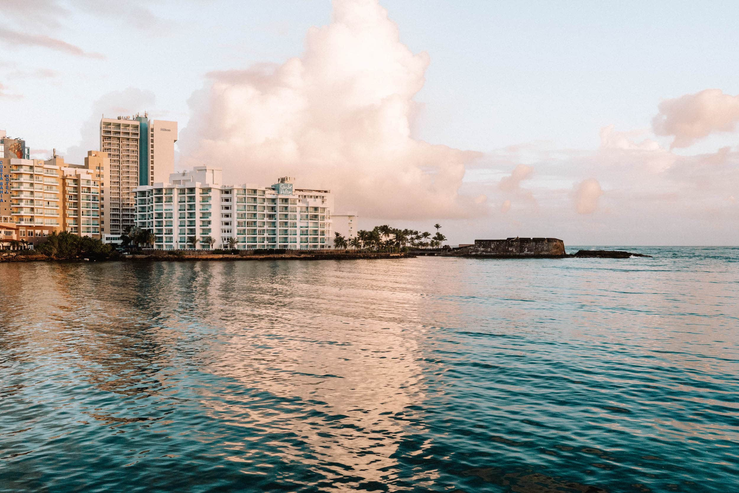 Toàn cảnh Caribe Hilton Resort tại San Juan, Puerto Rico.