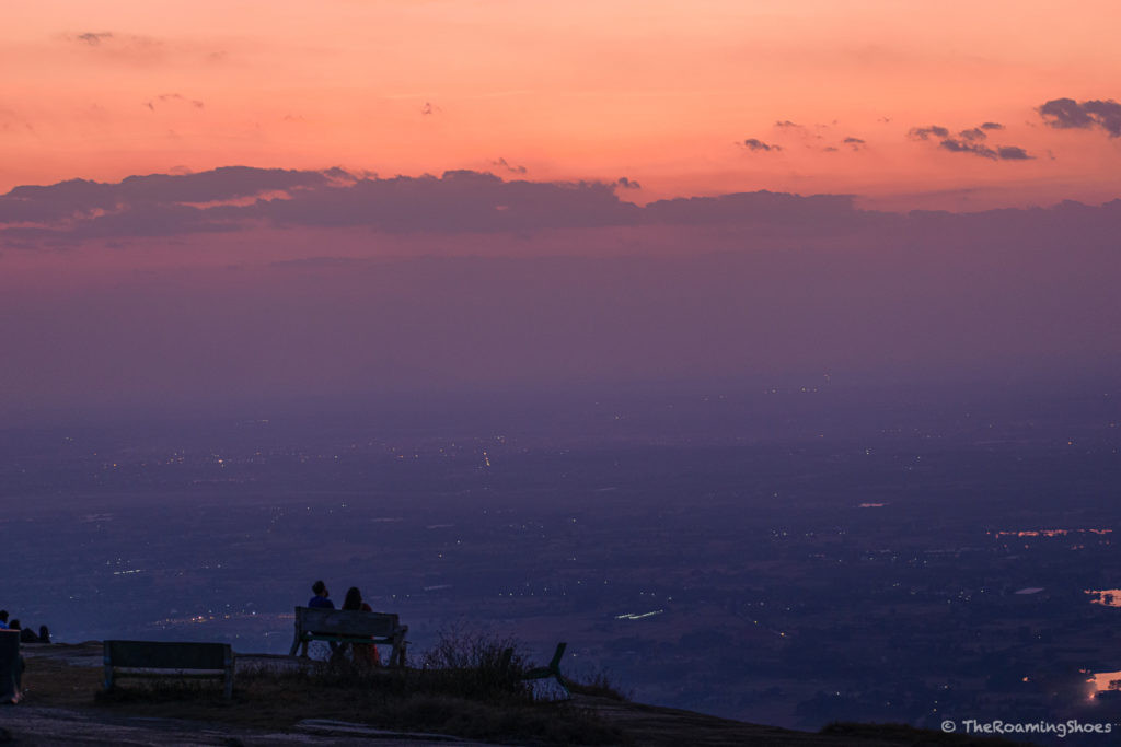 Khung cảnh buổi tối tại Nandi Hills