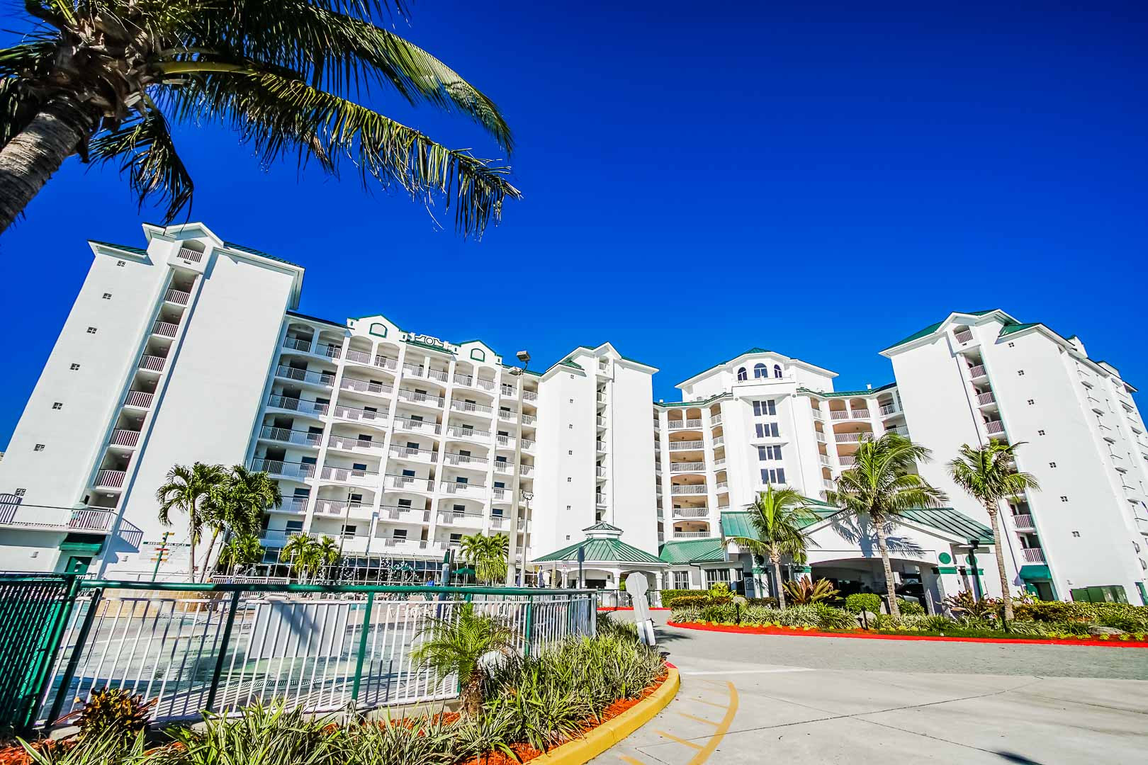 Toàn cảnh Resort on Cocoa Beach từ trên cao