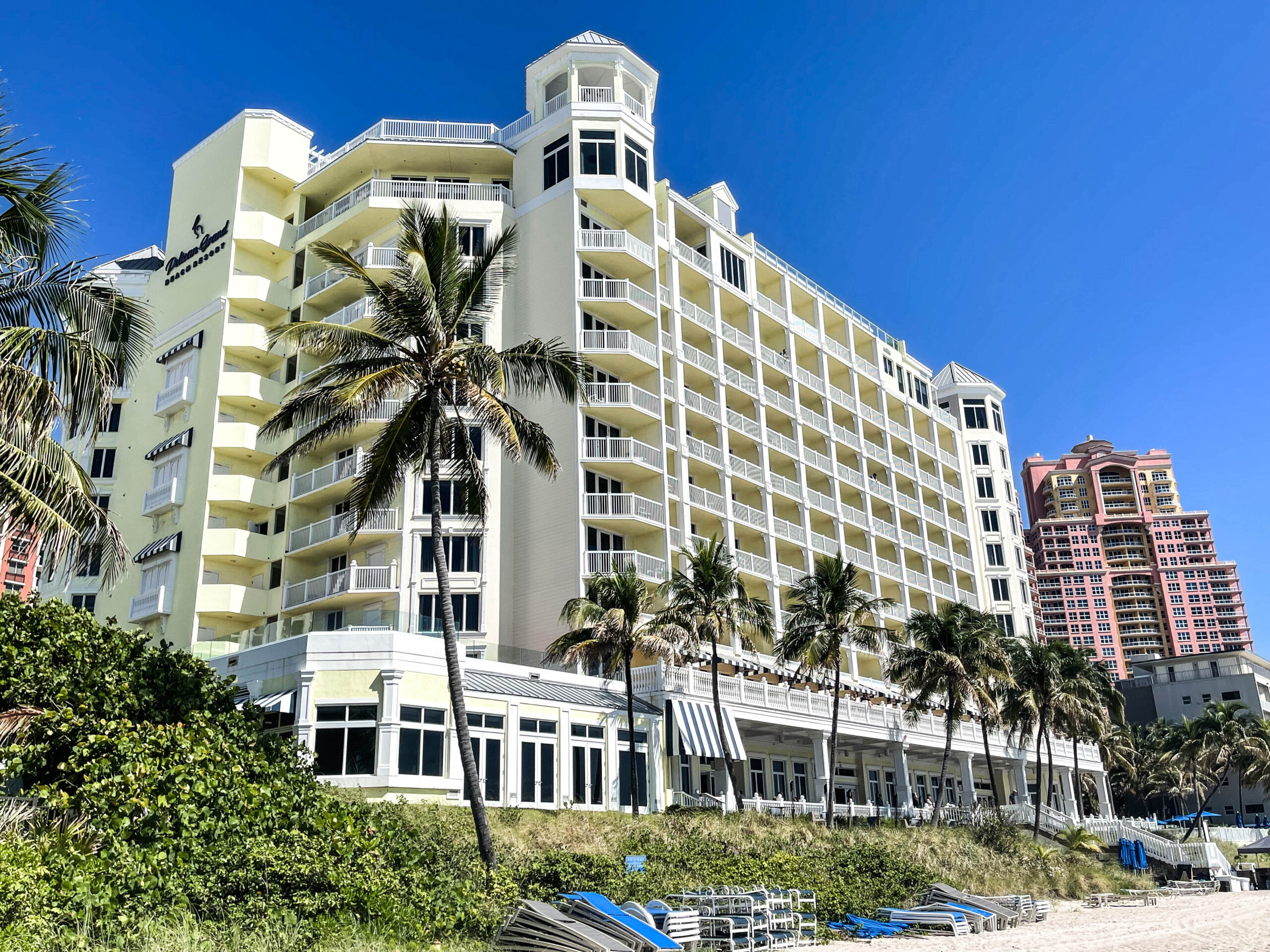 Toàn cảnh Pelican Grand Beach Resort Fort Lauderdale từ trên cao