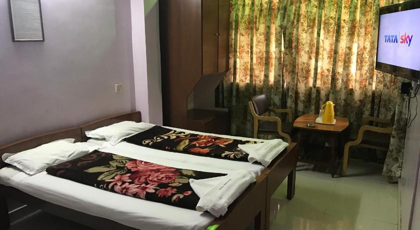 Phòng đôi tiêu chuẩn tại Campal Beach Resort với giường đôi