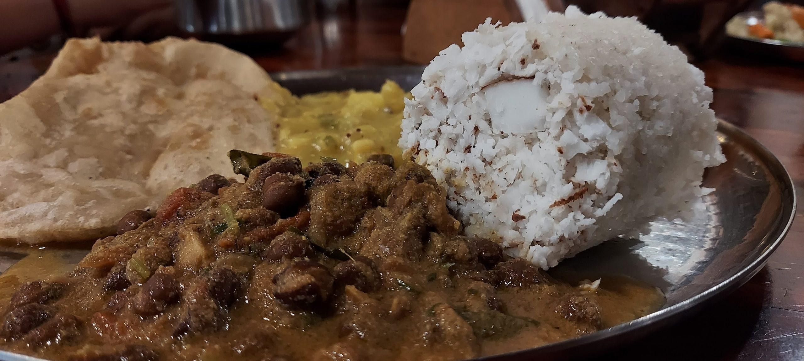 Medhu Vadais, Puttu-Kadala Curry và Poori Bhaaji