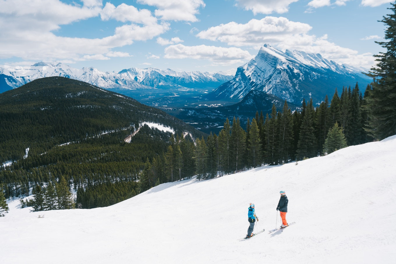 Mt. Rundle nhìn từ Mt. Norquay