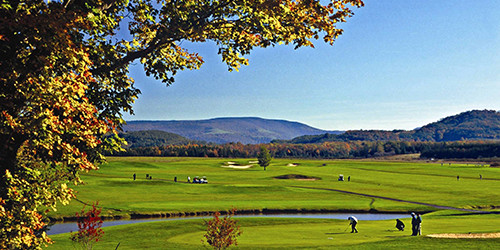 Toàn cảnh sân golf Canaan Valley nhìn từ trên cao