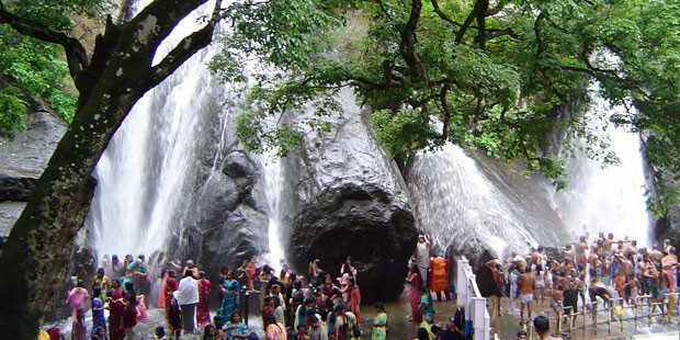Thác nước Five Falls hùng vĩ và tráng lệ với năm dòng nước chảy