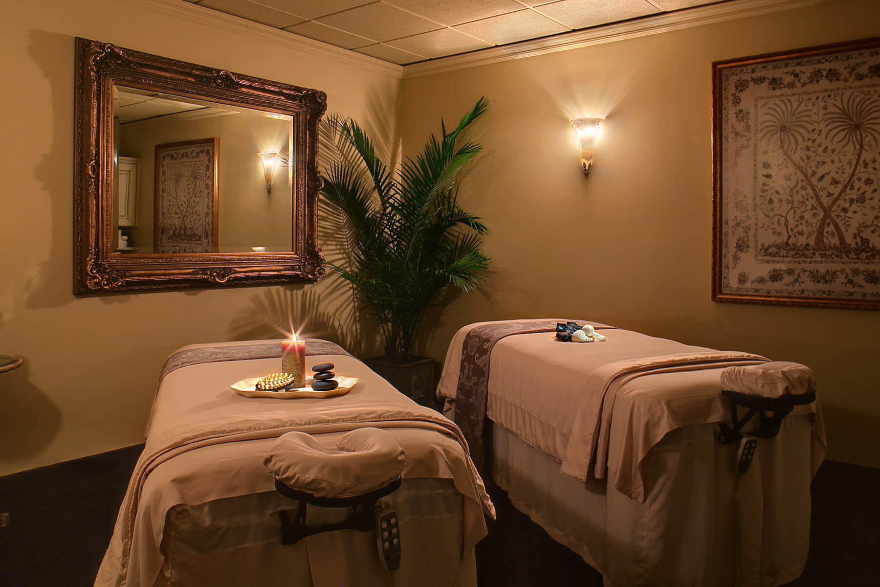 Phòng massage đôi tại The Historic Davenport Hotel ở Spokane, WA.