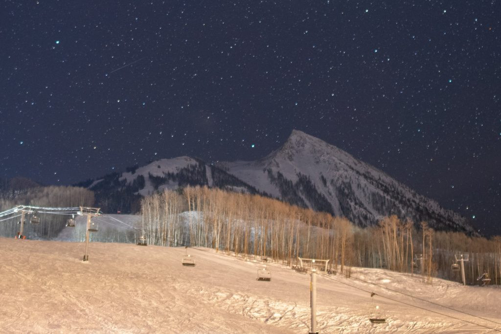 Núi Crested Butte về đêm, tháng 3 năm 2019