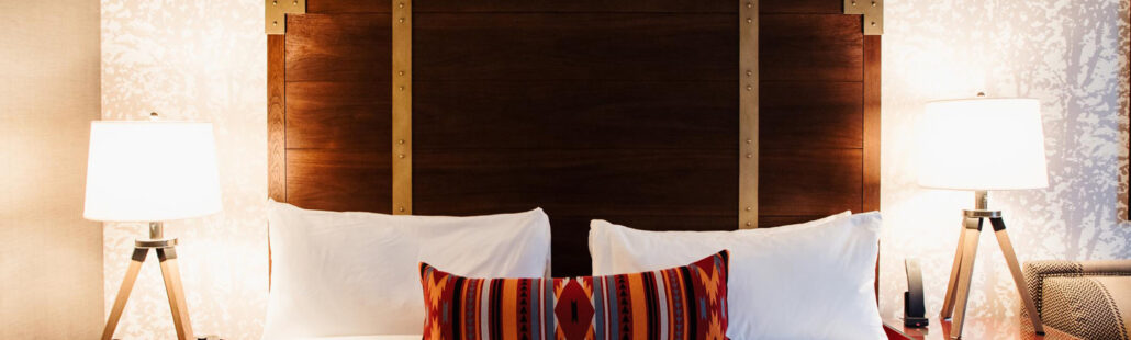 Giường ngủ tại Gaylord Rockies Resort