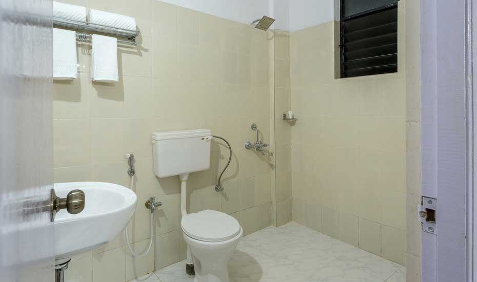 Nhà hàng sang trọng tại Goa Blossom Resort