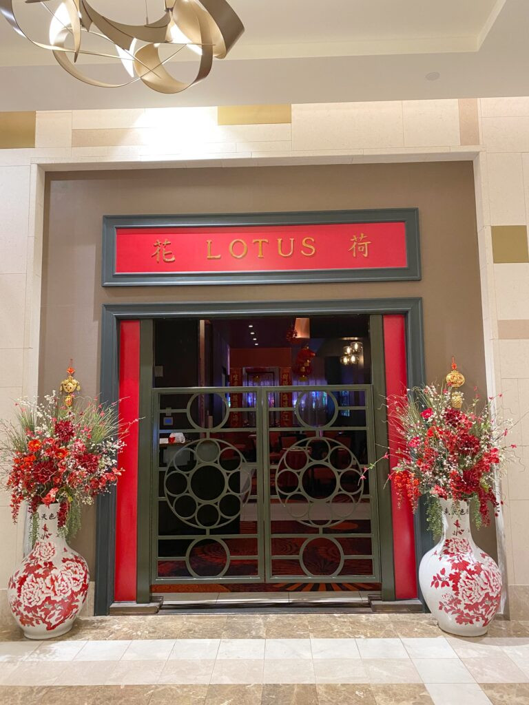 Nhà hàng Lotus Restaurant tại Resorts World Catskills phục vụ ẩm thực châu Á đặc sắc