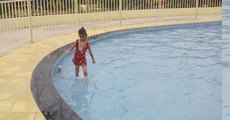 Một góc sân chơi cho trẻ em tại Mandvi Hill Resort