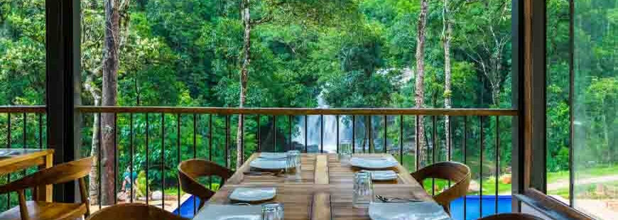 Nhà hàng The Glass House