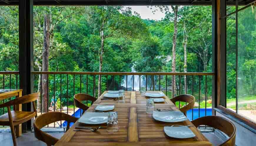 Nhà hàng The Glass House