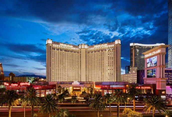 Hình ảnh bên ngoài của Park MGM vào ban đêm