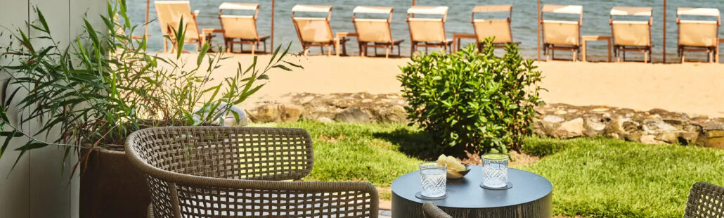 Phòng nghỉ tại Montauk Yacht Club Resort với tầm nhìn ra biển