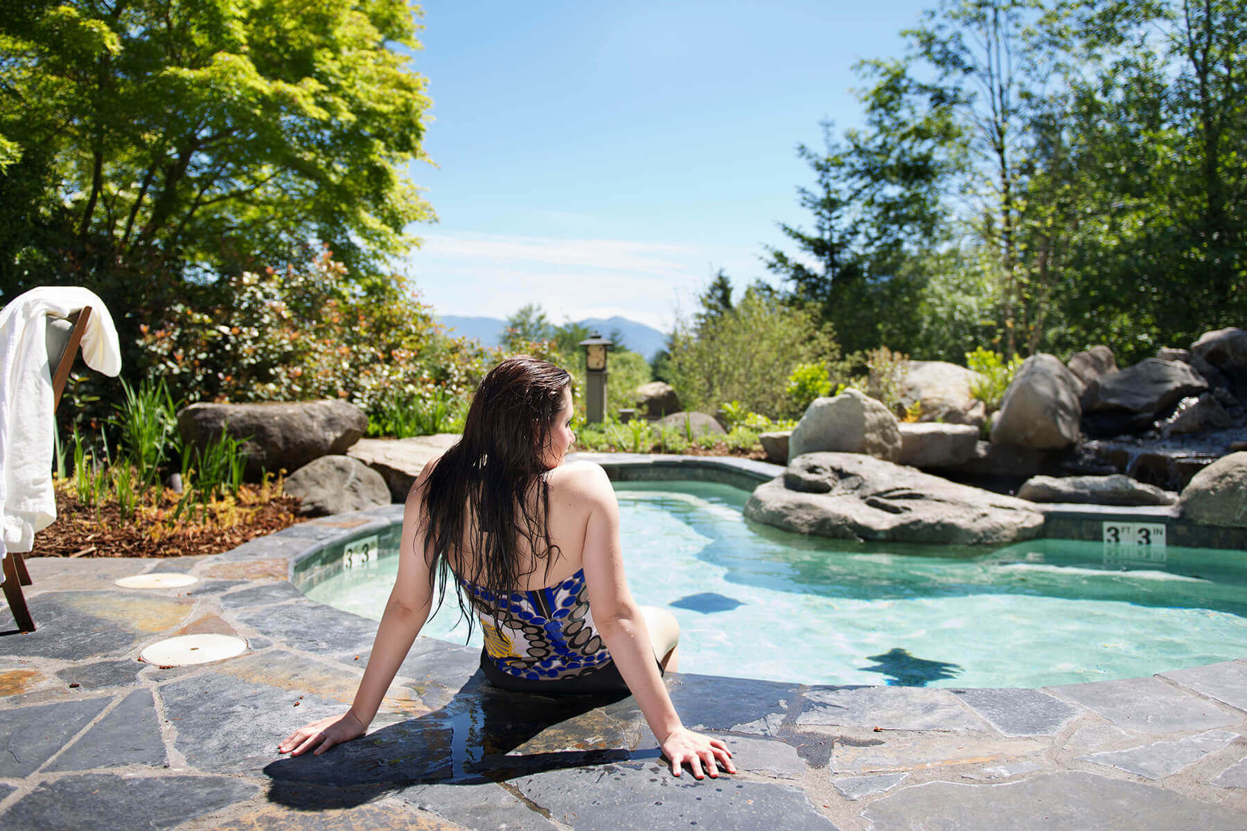 Bồn tắm nước nóng tại Skamania Lodge ở Columbia River Gorge.