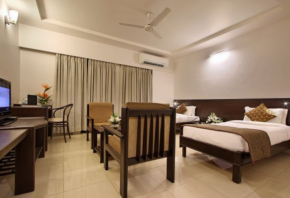 Phòng suite sang trọng với bồn tắm jacuzzi và tầm nhìn đẹp