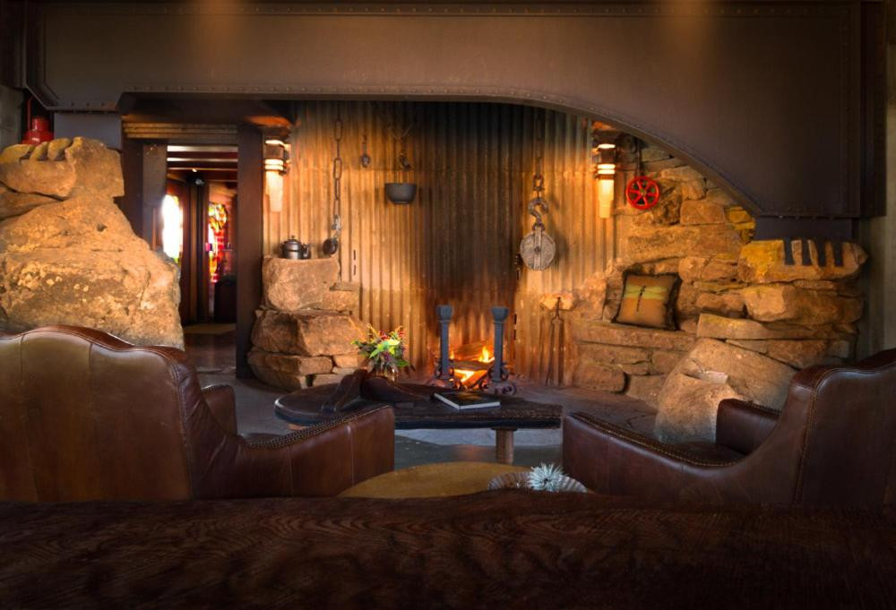Inn at Newport Ranch với kiến trúc độc đáo