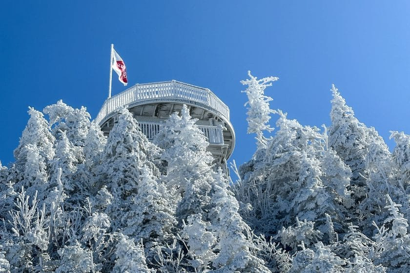 Đường trượt tuyết đa dạng tại Tremblant Ski Resort, phù hợp với mọi trình độ, từ người mới bắt đầu đến vận động viên chuyên nghiệp.