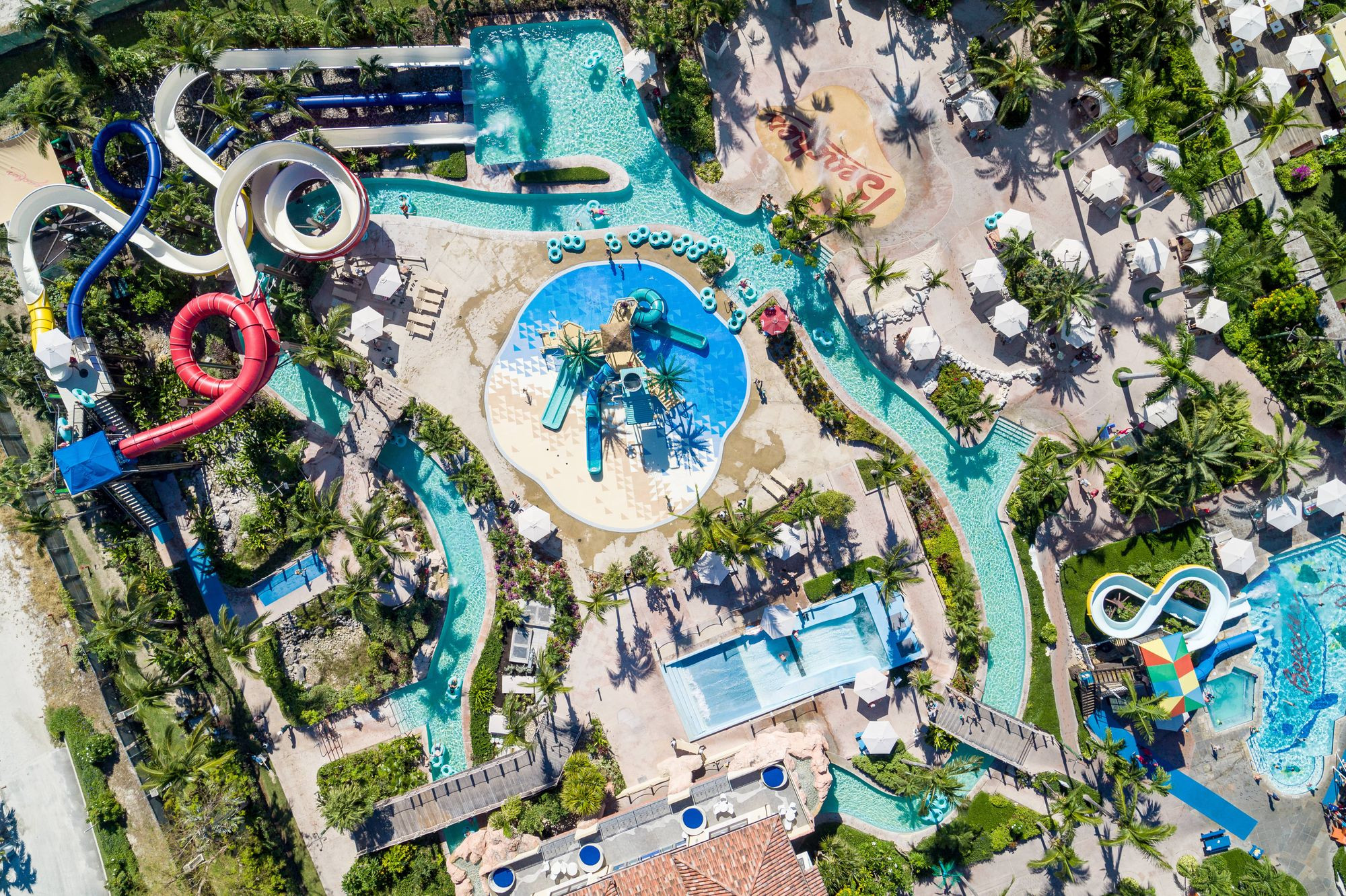 Hồ bơi tại Beaches Turks & Caicos nhìn từ trên cao