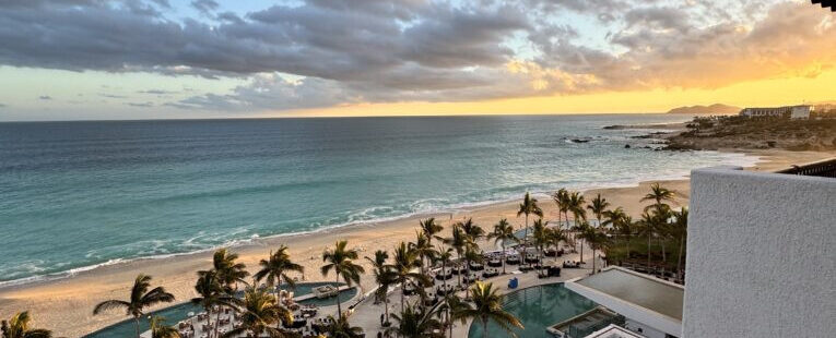 Toàn cảnh Marquis Los Cabos nhìn từ biển