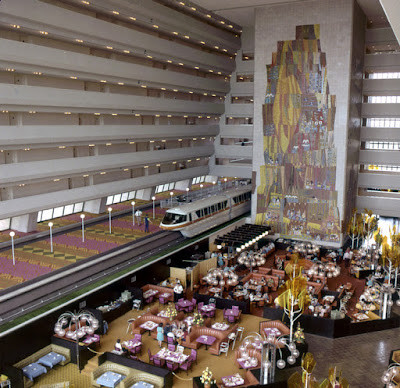 Bức tranh tường Grand Canyon Concourse của Mary Blair